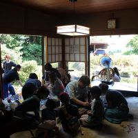 山形県山形市大字平清水の賃貸物件/先日の並木市での1階和室の様子。普段は庭を見渡せる贅沢な部屋。もしかしたらホタルの鑑賞もできるかも？