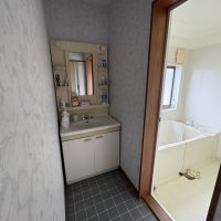 山形県鶴岡市堅苔沢の売買物件/洗面脱衣所。