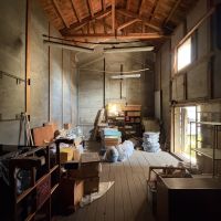 山形県東村山郡山辺町大字山辺の売買物件/敷地奥の蔵スペース。