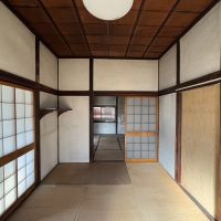 山形県山形市幸町の賃貸物件/玄関を開けてすぐ和室。いきなり“古民家らしさ”全開。