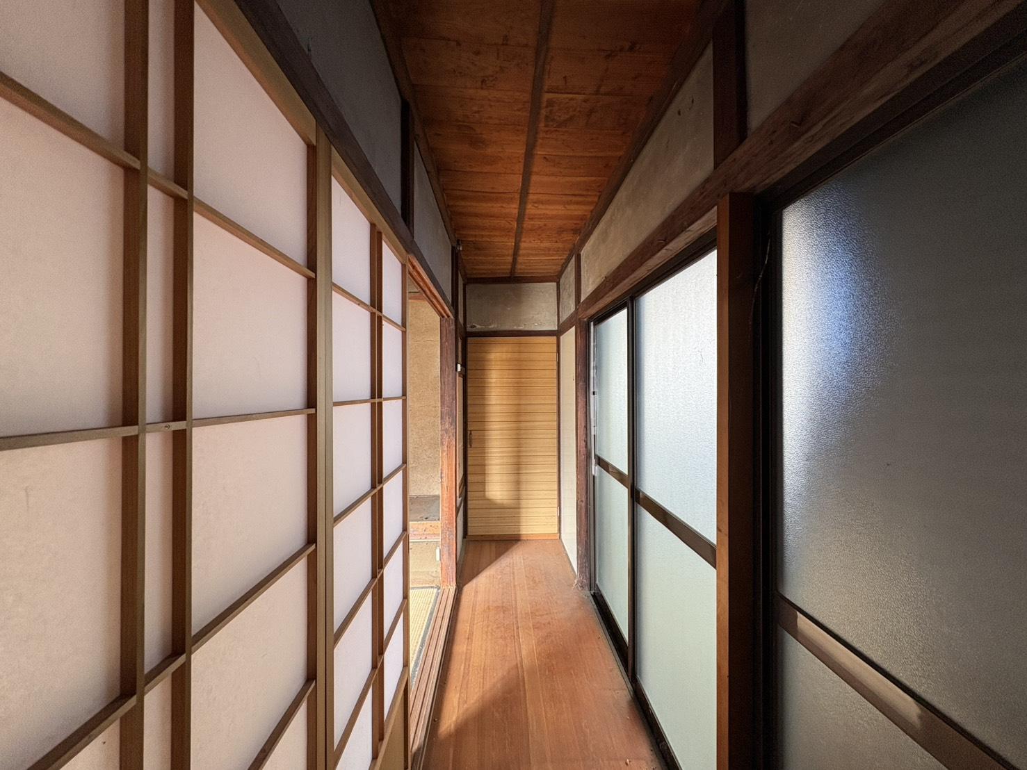 山形県山形市幸町の賃貸物件/縁側。外との距離感がちょうどよくて落ち着く。