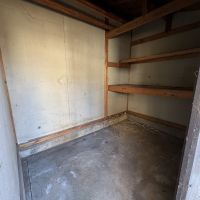 山形県山形市幸町の賃貸物件/年代を感じる物置。建物と同じく長く時を刻んだ相棒。