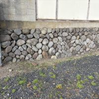 山形県山形市幸町の賃貸物件/建物裏の石垣。三の丸の名残を間近で感じられる場所。