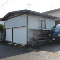 山形県東村山郡山辺町大字山辺の売買物件/敷地裏手には大きな車庫も。