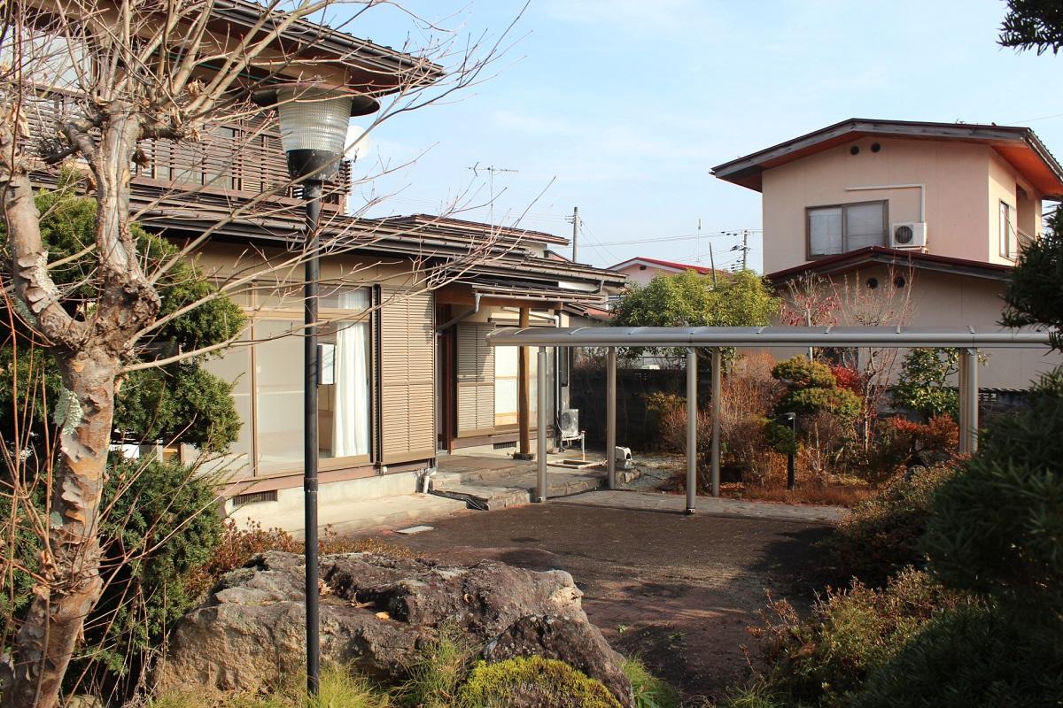 山形県東村山郡山辺町大字山辺の売買物件/家に入る前に、この庭だけで満足してしまいそうです。