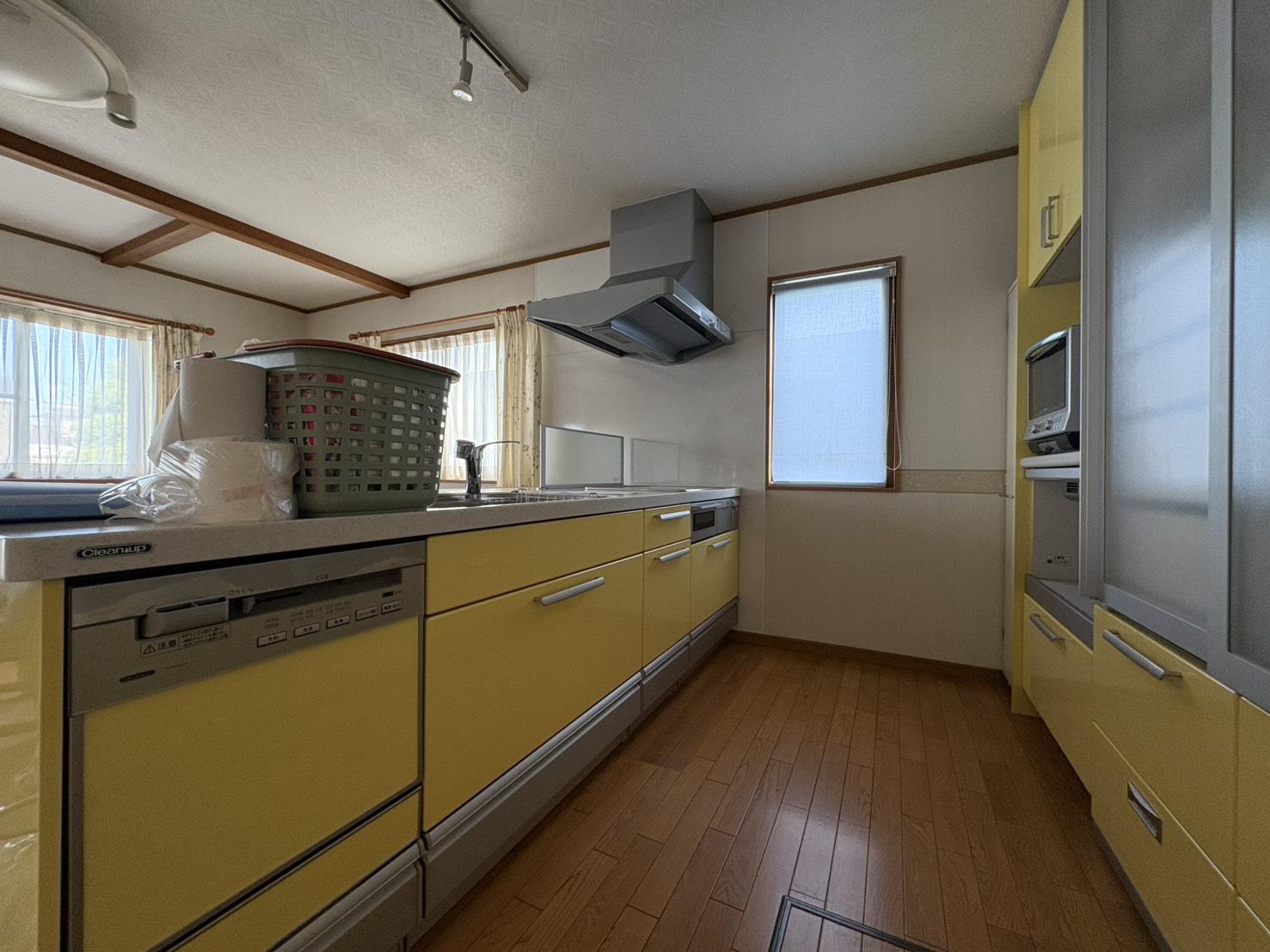 山形県東村山郡山辺町大字山辺の売買物件/新しいシステムキッチン。