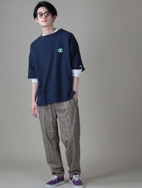 年最新 トライしたくなる チャンピオンtシャツを使ったメンズコーディネート