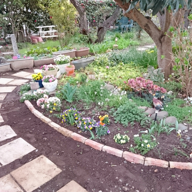 花壇diy実例選 Roomclip Mag 暮らしとインテリアのwebマガジン 花壇diy実例選 Roomclip Mag 暮らしとインテリアのwebマガジン