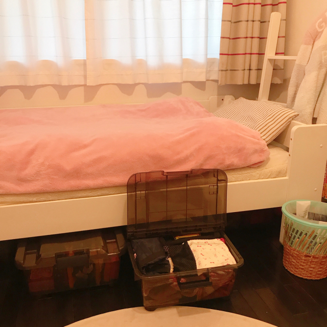 おすすめのベッド下収納選 無印良品や100均など Roomclip Mag 暮らしとインテリアのwebマガジン