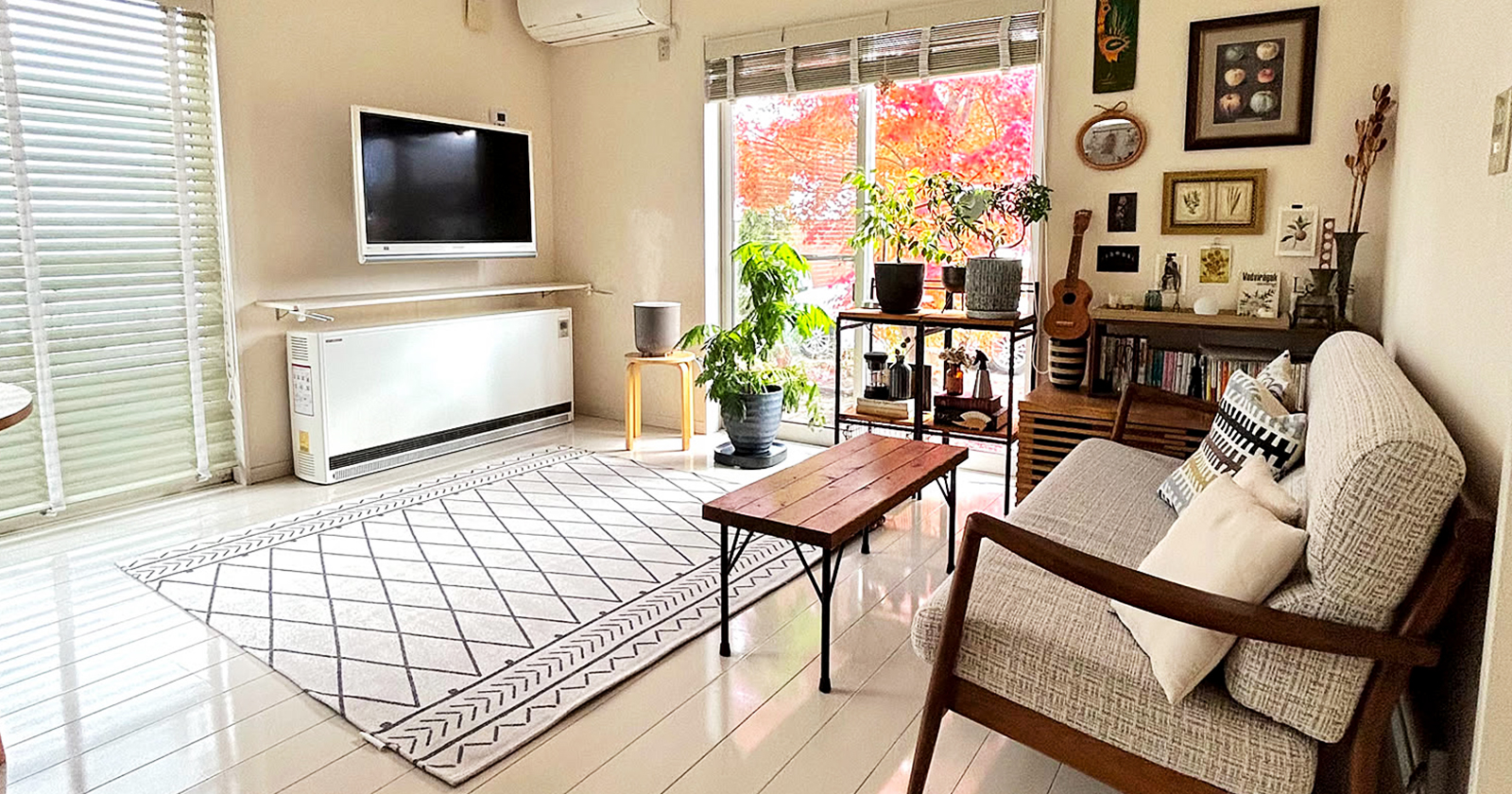 紅葉があるわが家の風景