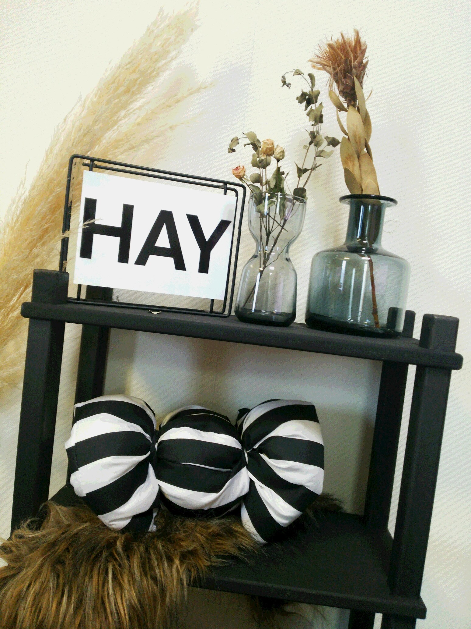 縛るだけで手に入る 大人可愛いキャンディークッション By Kumikoさん Roomclip Mag 暮らしとインテリアのwebマガジン