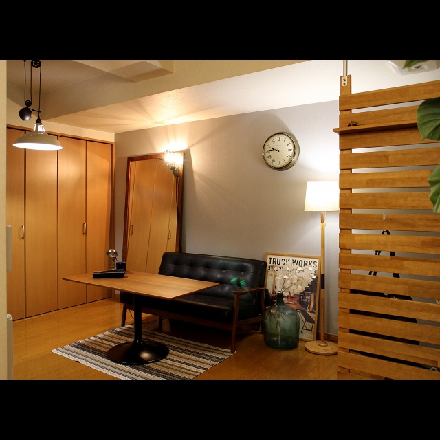 お部屋を広く明るく魅せる！鏡を使った“ミラートリック” | RoomClip