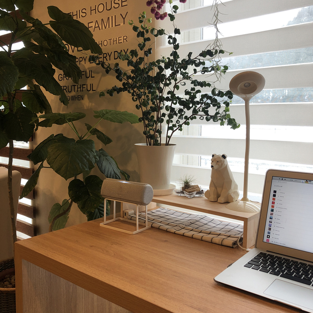 デスク周りのおすすめ72選 Roomclip Mag 暮らしとインテリアのwebマガジン