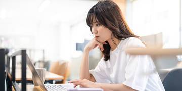 【早見表付き】雇用保険と社会保険の違いとは？加入条件や計算方法を解説