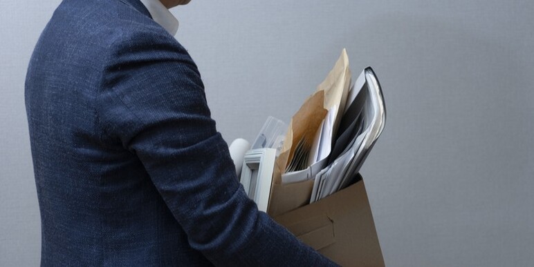 不当解雇の慰謝料や解決金（和解金）の相場は？内訳や増額方法も解説