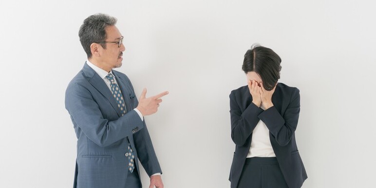 退職勧奨されたら拒否できる？応じる場合の交渉条件と違法ケースを解説