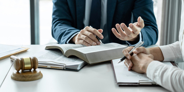 パワハラ行為を録音するのは違法？証拠集めポイントと弁護士に相談するメリットを解説