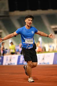 BIB: 12330
                            <button type="button" onclick="openModal(18726485)" class="btn btn-primary btn-sm float-right btn-popup" data-toggle="modal" data-target=".modal-high-quality">
                        <i class="fas fa-shopping-cart"></i> Add to Cart
                    </button>
                                            <button type="button" onclick="isThisMe(18726485, true)" class="btn btn-success btn-sm float-right btn-popup btn-isme hidden" data-toggle="tooltip" data-placement="bottom" title="นี่คือรูปของคุณใช่ไหม คลิกที่นี่เพื่อเอาเข้าอัลบั้ม">
                        <i class="fas fa-plus"></i> Add to album
                    </button>
                    <button type="button" onclick="isThisMe(18726485, false)" class="btn btn-warning btn-sm float-right btn-popup btn-isnotme hidden">
                        <i class="fas fa-ban"></i> Remove from album
                    </button>