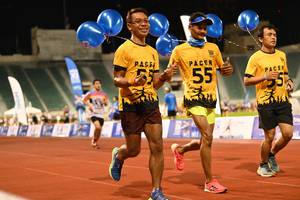 BIB: 1865
                            <button type="button" onclick="openModal(18700993)" class="btn btn-primary btn-sm float-right btn-popup" data-toggle="modal" data-target=".modal-high-quality">
                        <i class="fas fa-shopping-cart"></i> Add to Cart
                    </button>
                                            <button type="button" onclick="isThisMe(18700993, true)" class="btn btn-success btn-sm float-right btn-popup btn-isme hidden" data-toggle="tooltip" data-placement="bottom" title="นี่คือรูปของคุณใช่ไหม คลิกที่นี่เพื่อเอาเข้าอัลบั้ม">
                        <i class="fas fa-plus"></i> Add to album
                    </button>
                    <button type="button" onclick="isThisMe(18700993, false)" class="btn btn-warning btn-sm float-right btn-popup btn-isnotme hidden">
                        <i class="fas fa-ban"></i> Remove from album
                    </button>