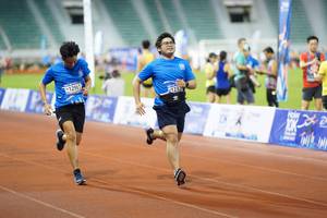 BIB: 12961, 1232
                            <button type="button" onclick="openModal(18680040)" class="btn btn-primary btn-sm float-right btn-popup" data-toggle="modal" data-target=".modal-high-quality">
                        <i class="fas fa-shopping-cart"></i> Add to Cart
                    </button>
                                            <button type="button" onclick="isThisMe(18680040, true)" class="btn btn-success btn-sm float-right btn-popup btn-isme hidden" data-toggle="tooltip" data-placement="bottom" title="นี่คือรูปของคุณใช่ไหม คลิกที่นี่เพื่อเอาเข้าอัลบั้ม">
                        <i class="fas fa-plus"></i> Add to album
                    </button>
                    <button type="button" onclick="isThisMe(18680040, false)" class="btn btn-warning btn-sm float-right btn-popup btn-isnotme hidden">
                        <i class="fas fa-ban"></i> Remove from album
                    </button>