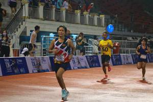 BIB: 200, 12601, 2708, 2531, 12510, 231774
                            <button type="button" onclick="openModal(18712758)" class="btn btn-primary btn-sm float-right btn-popup" data-toggle="modal" data-target=".modal-high-quality">
                        <i class="fas fa-shopping-cart"></i> Add to Cart
                    </button>
                                            <button type="button" onclick="isThisMe(18712758, true)" class="btn btn-success btn-sm float-right btn-popup btn-isme hidden" data-toggle="tooltip" data-placement="bottom" title="นี่คือรูปของคุณใช่ไหม คลิกที่นี่เพื่อเอาเข้าอัลบั้ม">
                        <i class="fas fa-plus"></i> Add to album
                    </button>
                    <button type="button" onclick="isThisMe(18712758, false)" class="btn btn-warning btn-sm float-right btn-popup btn-isnotme hidden">
                        <i class="fas fa-ban"></i> Remove from album
                    </button>