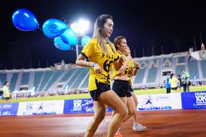 BIB: 200
                            <button type="button" onclick="openModal(18777065)" class="btn btn-primary btn-sm float-right btn-popup" data-toggle="modal" data-target=".modal-high-quality">
                        <i class="fas fa-shopping-cart"></i> Add to Cart
                    </button>
                                            <button type="button" onclick="isThisMe(18777065, true)" class="btn btn-success btn-sm float-right btn-popup btn-isme hidden" data-toggle="tooltip" data-placement="bottom" title="นี่คือรูปของคุณใช่ไหม คลิกที่นี่เพื่อเอาเข้าอัลบั้ม">
                        <i class="fas fa-plus"></i> Add to album
                    </button>
                    <button type="button" onclick="isThisMe(18777065, false)" class="btn btn-warning btn-sm float-right btn-popup btn-isnotme hidden">
                        <i class="fas fa-ban"></i> Remove from album
                    </button>