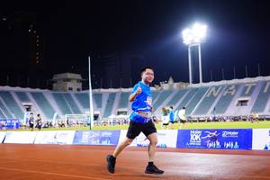 BIB: 200
                            <button type="button" onclick="openModal(18777109)" class="btn btn-primary btn-sm float-right btn-popup" data-toggle="modal" data-target=".modal-high-quality">
                        <i class="fas fa-shopping-cart"></i> Add to Cart
                    </button>
                                            <button type="button" onclick="isThisMe(18777109, true)" class="btn btn-success btn-sm float-right btn-popup btn-isme hidden" data-toggle="tooltip" data-placement="bottom" title="นี่คือรูปของคุณใช่ไหม คลิกที่นี่เพื่อเอาเข้าอัลบั้ม">
                        <i class="fas fa-plus"></i> Add to album
                    </button>
                    <button type="button" onclick="isThisMe(18777109, false)" class="btn btn-warning btn-sm float-right btn-popup btn-isnotme hidden">
                        <i class="fas fa-ban"></i> Remove from album
                    </button>