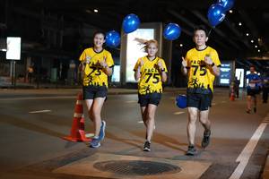 BIB: 075
                            <button type="button" onclick="openModal(18669913)" class="btn btn-primary btn-sm float-right btn-popup" data-toggle="modal" data-target=".modal-high-quality">
                        <i class="fas fa-shopping-cart"></i> Add to Cart
                    </button>
                                            <button type="button" onclick="isThisMe(18669913, true)" class="btn btn-success btn-sm float-right btn-popup btn-isme hidden" data-toggle="tooltip" data-placement="bottom" title="นี่คือรูปของคุณใช่ไหม คลิกที่นี่เพื่อเอาเข้าอัลบั้ม">
                        <i class="fas fa-plus"></i> Add to album
                    </button>
                    <button type="button" onclick="isThisMe(18669913, false)" class="btn btn-warning btn-sm float-right btn-popup btn-isnotme hidden">
                        <i class="fas fa-ban"></i> Remove from album
                    </button>