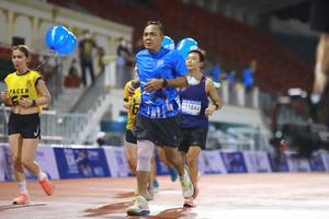 BIB: 11844
                            <button type="button" onclick="openModal(18678056)" class="btn btn-primary btn-sm float-right btn-popup" data-toggle="modal" data-target=".modal-high-quality">
                        <i class="fas fa-shopping-cart"></i> Add to Cart
                    </button>
                                            <button type="button" onclick="isThisMe(18678056, true)" class="btn btn-success btn-sm float-right btn-popup btn-isme hidden" data-toggle="tooltip" data-placement="bottom" title="นี่คือรูปของคุณใช่ไหม คลิกที่นี่เพื่อเอาเข้าอัลบั้ม">
                        <i class="fas fa-plus"></i> Add to album
                    </button>
                    <button type="button" onclick="isThisMe(18678056, false)" class="btn btn-warning btn-sm float-right btn-popup btn-isnotme hidden">
                        <i class="fas fa-ban"></i> Remove from album
                    </button>