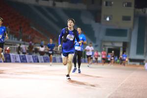 BIB: 2240
                            <button type="button" onclick="openModal(18676508)" class="btn btn-primary btn-sm float-right btn-popup" data-toggle="modal" data-target=".modal-high-quality">
                        <i class="fas fa-shopping-cart"></i> Add to Cart
                    </button>
                                            <button type="button" onclick="isThisMe(18676508, true)" class="btn btn-success btn-sm float-right btn-popup btn-isme hidden" data-toggle="tooltip" data-placement="bottom" title="นี่คือรูปของคุณใช่ไหม คลิกที่นี่เพื่อเอาเข้าอัลบั้ม">
                        <i class="fas fa-plus"></i> Add to album
                    </button>
                    <button type="button" onclick="isThisMe(18676508, false)" class="btn btn-warning btn-sm float-right btn-popup btn-isnotme hidden">
                        <i class="fas fa-ban"></i> Remove from album
                    </button>