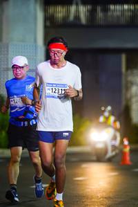 BIB: 1243, 12311
                            <button type="button" onclick="openModal(18737554)" class="btn btn-primary btn-sm float-right btn-popup" data-toggle="modal" data-target=".modal-high-quality">
                        <i class="fas fa-shopping-cart"></i> Add to Cart
                    </button>
                                            <button type="button" onclick="isThisMe(18737554, true)" class="btn btn-success btn-sm float-right btn-popup btn-isme hidden" data-toggle="tooltip" data-placement="bottom" title="นี่คือรูปของคุณใช่ไหม คลิกที่นี่เพื่อเอาเข้าอัลบั้ม">
                        <i class="fas fa-plus"></i> Add to album
                    </button>
                    <button type="button" onclick="isThisMe(18737554, false)" class="btn btn-warning btn-sm float-right btn-popup btn-isnotme hidden">
                        <i class="fas fa-ban"></i> Remove from album
                    </button>