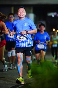 BIB: 12269
                            <button type="button" onclick="openModal(18737660)" class="btn btn-primary btn-sm float-right btn-popup" data-toggle="modal" data-target=".modal-high-quality">
                        <i class="fas fa-shopping-cart"></i> Add to Cart
                    </button>
                                            <button type="button" onclick="isThisMe(18737660, true)" class="btn btn-success btn-sm float-right btn-popup btn-isme hidden" data-toggle="tooltip" data-placement="bottom" title="นี่คือรูปของคุณใช่ไหม คลิกที่นี่เพื่อเอาเข้าอัลบั้ม">
                        <i class="fas fa-plus"></i> Add to album
                    </button>
                    <button type="button" onclick="isThisMe(18737660, false)" class="btn btn-warning btn-sm float-right btn-popup btn-isnotme hidden">
                        <i class="fas fa-ban"></i> Remove from album
                    </button>