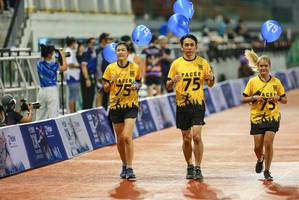 BIB: 100, 2012
                            <button type="button" onclick="openModal(18758533)" class="btn btn-primary btn-sm float-right btn-popup" data-toggle="modal" data-target=".modal-high-quality">
                        <i class="fas fa-shopping-cart"></i> Add to Cart
                    </button>
                                            <button type="button" onclick="isThisMe(18758533, true)" class="btn btn-success btn-sm float-right btn-popup btn-isme hidden" data-toggle="tooltip" data-placement="bottom" title="นี่คือรูปของคุณใช่ไหม คลิกที่นี่เพื่อเอาเข้าอัลบั้ม">
                        <i class="fas fa-plus"></i> Add to album
                    </button>
                    <button type="button" onclick="isThisMe(18758533, false)" class="btn btn-warning btn-sm float-right btn-popup btn-isnotme hidden">
                        <i class="fas fa-ban"></i> Remove from album
                    </button>