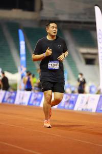 BIB: 12013
                            <button type="button" onclick="openModal(18729397)" class="btn btn-primary btn-sm float-right btn-popup" data-toggle="modal" data-target=".modal-high-quality">
                        <i class="fas fa-shopping-cart"></i> Add to Cart
                    </button>
                                            <button type="button" onclick="isThisMe(18729397, true)" class="btn btn-success btn-sm float-right btn-popup btn-isme hidden" data-toggle="tooltip" data-placement="bottom" title="นี่คือรูปของคุณใช่ไหม คลิกที่นี่เพื่อเอาเข้าอัลบั้ม">
                        <i class="fas fa-plus"></i> Add to album
                    </button>
                    <button type="button" onclick="isThisMe(18729397, false)" class="btn btn-warning btn-sm float-right btn-popup btn-isnotme hidden">
                        <i class="fas fa-ban"></i> Remove from album
                    </button>