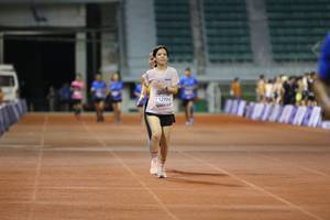 BIB: 12994
                            <button type="button" onclick="openModal(18742301)" class="btn btn-primary btn-sm float-right btn-popup" data-toggle="modal" data-target=".modal-high-quality">
                        <i class="fas fa-shopping-cart"></i> Add to Cart
                    </button>
                                            <button type="button" onclick="isThisMe(18742301, true)" class="btn btn-success btn-sm float-right btn-popup btn-isme hidden" data-toggle="tooltip" data-placement="bottom" title="นี่คือรูปของคุณใช่ไหม คลิกที่นี่เพื่อเอาเข้าอัลบั้ม">
                        <i class="fas fa-plus"></i> Add to album
                    </button>
                    <button type="button" onclick="isThisMe(18742301, false)" class="btn btn-warning btn-sm float-right btn-popup btn-isnotme hidden">
                        <i class="fas fa-ban"></i> Remove from album
                    </button>