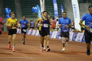 BIB: 11844, 1454
                            <button type="button" onclick="openModal(18741913)" class="btn btn-primary btn-sm float-right btn-popup" data-toggle="modal" data-target=".modal-high-quality">
                        <i class="fas fa-shopping-cart"></i> Add to Cart
                    </button>
                                            <button type="button" onclick="isThisMe(18741913, true)" class="btn btn-success btn-sm float-right btn-popup btn-isme hidden" data-toggle="tooltip" data-placement="bottom" title="นี่คือรูปของคุณใช่ไหม คลิกที่นี่เพื่อเอาเข้าอัลบั้ม">
                        <i class="fas fa-plus"></i> Add to album
                    </button>
                    <button type="button" onclick="isThisMe(18741913, false)" class="btn btn-warning btn-sm float-right btn-popup btn-isnotme hidden">
                        <i class="fas fa-ban"></i> Remove from album
                    </button>