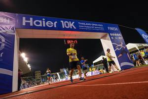 BIB: 0517, 130, 2022, 00000
                            <button type="button" onclick="openModal(18705957)" class="btn btn-primary btn-sm float-right btn-popup" data-toggle="modal" data-target=".modal-high-quality">
                        <i class="fas fa-shopping-cart"></i> Add to Cart
                    </button>
                                            <button type="button" onclick="isThisMe(18705957, true)" class="btn btn-success btn-sm float-right btn-popup btn-isme hidden" data-toggle="tooltip" data-placement="bottom" title="นี่คือรูปของคุณใช่ไหม คลิกที่นี่เพื่อเอาเข้าอัลบั้ม">
                        <i class="fas fa-plus"></i> Add to album
                    </button>
                    <button type="button" onclick="isThisMe(18705957, false)" class="btn btn-warning btn-sm float-right btn-popup btn-isnotme hidden">
                        <i class="fas fa-ban"></i> Remove from album
                    </button>