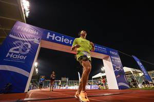 BIB: 2622, 00000
                            <button type="button" onclick="openModal(18706924)" class="btn btn-primary btn-sm float-right btn-popup" data-toggle="modal" data-target=".modal-high-quality">
                        <i class="fas fa-shopping-cart"></i> Add to Cart
                    </button>
                                            <button type="button" onclick="isThisMe(18706924, true)" class="btn btn-success btn-sm float-right btn-popup btn-isme hidden" data-toggle="tooltip" data-placement="bottom" title="นี่คือรูปของคุณใช่ไหม คลิกที่นี่เพื่อเอาเข้าอัลบั้ม">
                        <i class="fas fa-plus"></i> Add to album
                    </button>
                    <button type="button" onclick="isThisMe(18706924, false)" class="btn btn-warning btn-sm float-right btn-popup btn-isnotme hidden">
                        <i class="fas fa-ban"></i> Remove from album
                    </button>