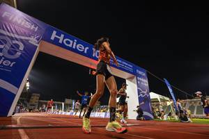 BIB: 2922, 00000
                            <button type="button" onclick="openModal(18706798)" class="btn btn-primary btn-sm float-right btn-popup" data-toggle="modal" data-target=".modal-high-quality">
                        <i class="fas fa-shopping-cart"></i> Add to Cart
                    </button>
                                            <button type="button" onclick="isThisMe(18706798, true)" class="btn btn-success btn-sm float-right btn-popup btn-isme hidden" data-toggle="tooltip" data-placement="bottom" title="นี่คือรูปของคุณใช่ไหม คลิกที่นี่เพื่อเอาเข้าอัลบั้ม">
                        <i class="fas fa-plus"></i> Add to album
                    </button>
                    <button type="button" onclick="isThisMe(18706798, false)" class="btn btn-warning btn-sm float-right btn-popup btn-isnotme hidden">
                        <i class="fas fa-ban"></i> Remove from album
                    </button>