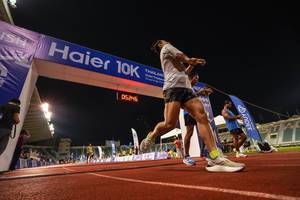 BIB: 052
                            <button type="button" onclick="openModal(18705550)" class="btn btn-primary btn-sm float-right btn-popup" data-toggle="modal" data-target=".modal-high-quality">
                        <i class="fas fa-shopping-cart"></i> Add to Cart
                    </button>
                                            <button type="button" onclick="isThisMe(18705550, true)" class="btn btn-success btn-sm float-right btn-popup btn-isme hidden" data-toggle="tooltip" data-placement="bottom" title="นี่คือรูปของคุณใช่ไหม คลิกที่นี่เพื่อเอาเข้าอัลบั้ม">
                        <i class="fas fa-plus"></i> Add to album
                    </button>
                    <button type="button" onclick="isThisMe(18705550, false)" class="btn btn-warning btn-sm float-right btn-popup btn-isnotme hidden">
                        <i class="fas fa-ban"></i> Remove from album
                    </button>