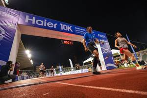 BIB: 050, 00000
                            <button type="button" onclick="openModal(18705180)" class="btn btn-primary btn-sm float-right btn-popup" data-toggle="modal" data-target=".modal-high-quality">
                        <i class="fas fa-shopping-cart"></i> Add to Cart
                    </button>
                                            <button type="button" onclick="isThisMe(18705180, true)" class="btn btn-success btn-sm float-right btn-popup btn-isme hidden" data-toggle="tooltip" data-placement="bottom" title="นี่คือรูปของคุณใช่ไหม คลิกที่นี่เพื่อเอาเข้าอัลบั้ม">
                        <i class="fas fa-plus"></i> Add to album
                    </button>
                    <button type="button" onclick="isThisMe(18705180, false)" class="btn btn-warning btn-sm float-right btn-popup btn-isnotme hidden">
                        <i class="fas fa-ban"></i> Remove from album
                    </button>