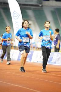 BIB: 12991, 12959
                            <button type="button" onclick="openModal(18664691)" class="btn btn-primary btn-sm float-right btn-popup" data-toggle="modal" data-target=".modal-high-quality">
                        <i class="fas fa-shopping-cart"></i> Add to Cart
                    </button>
                                            <button type="button" onclick="isThisMe(18664691, true)" class="btn btn-success btn-sm float-right btn-popup btn-isme hidden" data-toggle="tooltip" data-placement="bottom" title="นี่คือรูปของคุณใช่ไหม คลิกที่นี่เพื่อเอาเข้าอัลบั้ม">
                        <i class="fas fa-plus"></i> Add to album
                    </button>
                    <button type="button" onclick="isThisMe(18664691, false)" class="btn btn-warning btn-sm float-right btn-popup btn-isnotme hidden">
                        <i class="fas fa-ban"></i> Remove from album
                    </button>