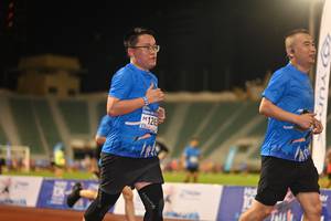 BIB: 126, 10000
                            <button type="button" onclick="openModal(18676612)" class="btn btn-primary btn-sm float-right btn-popup" data-toggle="modal" data-target=".modal-high-quality">
                        <i class="fas fa-shopping-cart"></i> Add to Cart
                    </button>
                                            <button type="button" onclick="isThisMe(18676612, true)" class="btn btn-success btn-sm float-right btn-popup btn-isme hidden" data-toggle="tooltip" data-placement="bottom" title="นี่คือรูปของคุณใช่ไหม คลิกที่นี่เพื่อเอาเข้าอัลบั้ม">
                        <i class="fas fa-plus"></i> Add to album
                    </button>
                    <button type="button" onclick="isThisMe(18676612, false)" class="btn btn-warning btn-sm float-right btn-popup btn-isnotme hidden">
                        <i class="fas fa-ban"></i> Remove from album
                    </button>