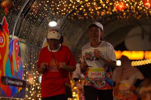 BIB: 50520, 000000
                            <button type="button" onclick="openModal(21799642)" class="btn btn-primary btn-sm float-right btn-popup" data-toggle="modal" data-target=".modal-high-quality">
                        <i class="fas fa-shopping-cart"></i> Add to Cart
                    </button>
                                            <button type="button" onclick="isThisMe(21799642, true)" class="btn btn-success btn-sm float-right btn-popup btn-isme hidden" data-toggle="tooltip" data-placement="bottom" title="นี่คือรูปของคุณใช่ไหม คลิกที่นี่เพื่อเอาเข้าอัลบั้ม">
                        <i class="fas fa-plus"></i> Add to album
                    </button>
                    <button type="button" onclick="isThisMe(21799642, false)" class="btn btn-warning btn-sm float-right btn-popup btn-isnotme hidden">
                        <i class="fas fa-ban"></i> Remove from album
                    </button>