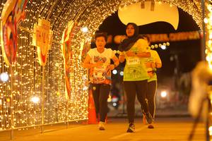 BIB: 50550, 50072
                            <button type="button" onclick="openModal(21799073)" class="btn btn-primary btn-sm float-right btn-popup" data-toggle="modal" data-target=".modal-high-quality">
                        <i class="fas fa-shopping-cart"></i> Add to Cart
                    </button>
                                            <button type="button" onclick="isThisMe(21799073, true)" class="btn btn-success btn-sm float-right btn-popup btn-isme hidden" data-toggle="tooltip" data-placement="bottom" title="นี่คือรูปของคุณใช่ไหม คลิกที่นี่เพื่อเอาเข้าอัลบั้ม">
                        <i class="fas fa-plus"></i> Add to album
                    </button>
                    <button type="button" onclick="isThisMe(21799073, false)" class="btn btn-warning btn-sm float-right btn-popup btn-isnotme hidden">
                        <i class="fas fa-ban"></i> Remove from album
                    </button>