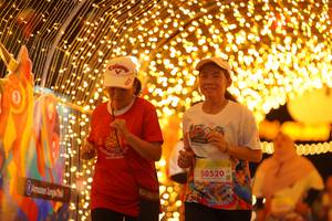 BIB: 000, 50520, 0001
                            <button type="button" onclick="openModal(21799641)" class="btn btn-primary btn-sm float-right btn-popup" data-toggle="modal" data-target=".modal-high-quality">
                        <i class="fas fa-shopping-cart"></i> Add to Cart
                    </button>
                                            <button type="button" onclick="isThisMe(21799641, true)" class="btn btn-success btn-sm float-right btn-popup btn-isme hidden" data-toggle="tooltip" data-placement="bottom" title="นี่คือรูปของคุณใช่ไหม คลิกที่นี่เพื่อเอาเข้าอัลบั้ม">
                        <i class="fas fa-plus"></i> Add to album
                    </button>
                    <button type="button" onclick="isThisMe(21799641, false)" class="btn btn-warning btn-sm float-right btn-popup btn-isnotme hidden">
                        <i class="fas fa-ban"></i> Remove from album
                    </button>