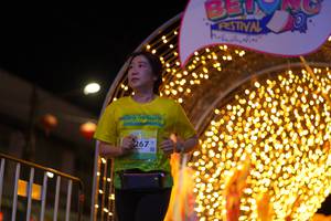 BIB: 267
                            <button type="button" onclick="openModal(21799651)" class="btn btn-primary btn-sm float-right btn-popup" data-toggle="modal" data-target=".modal-high-quality">
                        <i class="fas fa-shopping-cart"></i> Add to Cart
                    </button>
                                            <button type="button" onclick="isThisMe(21799651, true)" class="btn btn-success btn-sm float-right btn-popup btn-isme hidden" data-toggle="tooltip" data-placement="bottom" title="นี่คือรูปของคุณใช่ไหม คลิกที่นี่เพื่อเอาเข้าอัลบั้ม">
                        <i class="fas fa-plus"></i> Add to album
                    </button>
                    <button type="button" onclick="isThisMe(21799651, false)" class="btn btn-warning btn-sm float-right btn-popup btn-isnotme hidden">
                        <i class="fas fa-ban"></i> Remove from album
                    </button>