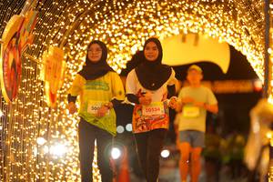 BIB: 500, 50534
                            <button type="button" onclick="openModal(21799449)" class="btn btn-primary btn-sm float-right btn-popup" data-toggle="modal" data-target=".modal-high-quality">
                        <i class="fas fa-shopping-cart"></i> Add to Cart
                    </button>
                                            <button type="button" onclick="isThisMe(21799449, true)" class="btn btn-success btn-sm float-right btn-popup btn-isme hidden" data-toggle="tooltip" data-placement="bottom" title="นี่คือรูปของคุณใช่ไหม คลิกที่นี่เพื่อเอาเข้าอัลบั้ม">
                        <i class="fas fa-plus"></i> Add to album
                    </button>
                    <button type="button" onclick="isThisMe(21799449, false)" class="btn btn-warning btn-sm float-right btn-popup btn-isnotme hidden">
                        <i class="fas fa-ban"></i> Remove from album
                    </button>