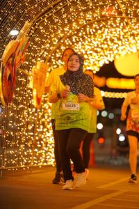 BIB: 50035, 00000
                            <button type="button" onclick="openModal(21799517)" class="btn btn-primary btn-sm float-right btn-popup" data-toggle="modal" data-target=".modal-high-quality">
                        <i class="fas fa-shopping-cart"></i> Add to Cart
                    </button>
                                            <button type="button" onclick="isThisMe(21799517, true)" class="btn btn-success btn-sm float-right btn-popup btn-isme hidden" data-toggle="tooltip" data-placement="bottom" title="นี่คือรูปของคุณใช่ไหม คลิกที่นี่เพื่อเอาเข้าอัลบั้ม">
                        <i class="fas fa-plus"></i> Add to album
                    </button>
                    <button type="button" onclick="isThisMe(21799517, false)" class="btn btn-warning btn-sm float-right btn-popup btn-isnotme hidden">
                        <i class="fas fa-ban"></i> Remove from album
                    </button>