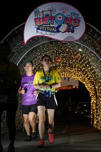 BIB: 037
                            <button type="button" onclick="openModal(21778301)" class="btn btn-primary btn-sm float-right btn-popup" data-toggle="modal" data-target=".modal-high-quality">
                        <i class="fas fa-shopping-cart"></i> Add to Cart
                    </button>
                                            <button type="button" onclick="isThisMe(21778301, true)" class="btn btn-success btn-sm float-right btn-popup btn-isme hidden" data-toggle="tooltip" data-placement="bottom" title="นี่คือรูปของคุณใช่ไหม คลิกที่นี่เพื่อเอาเข้าอัลบั้ม">
                        <i class="fas fa-plus"></i> Add to album
                    </button>
                    <button type="button" onclick="isThisMe(21778301, false)" class="btn btn-warning btn-sm float-right btn-popup btn-isnotme hidden">
                        <i class="fas fa-ban"></i> Remove from album
                    </button>